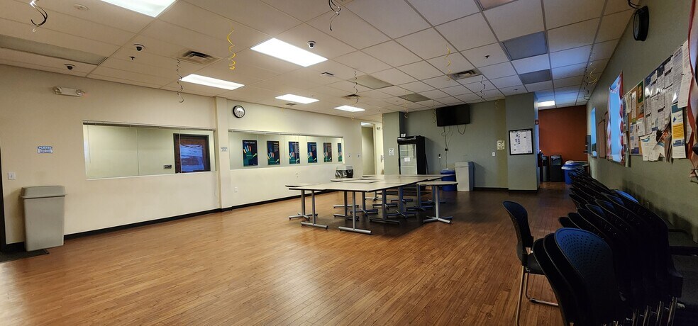 More Photos Of 1010 O'Neill Hwy, Dunmore Storefront For Lease