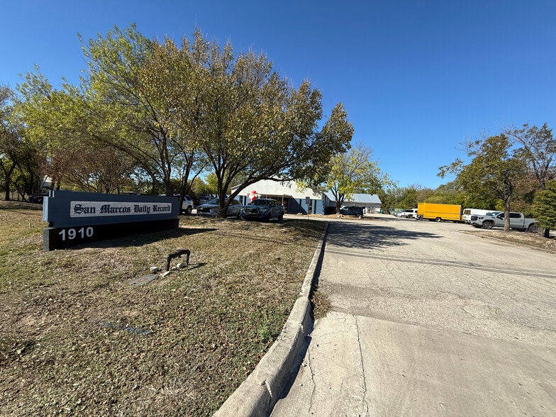 More Photos Of 1910 S Interstate 35, San Marcos Manufacturing For Sale