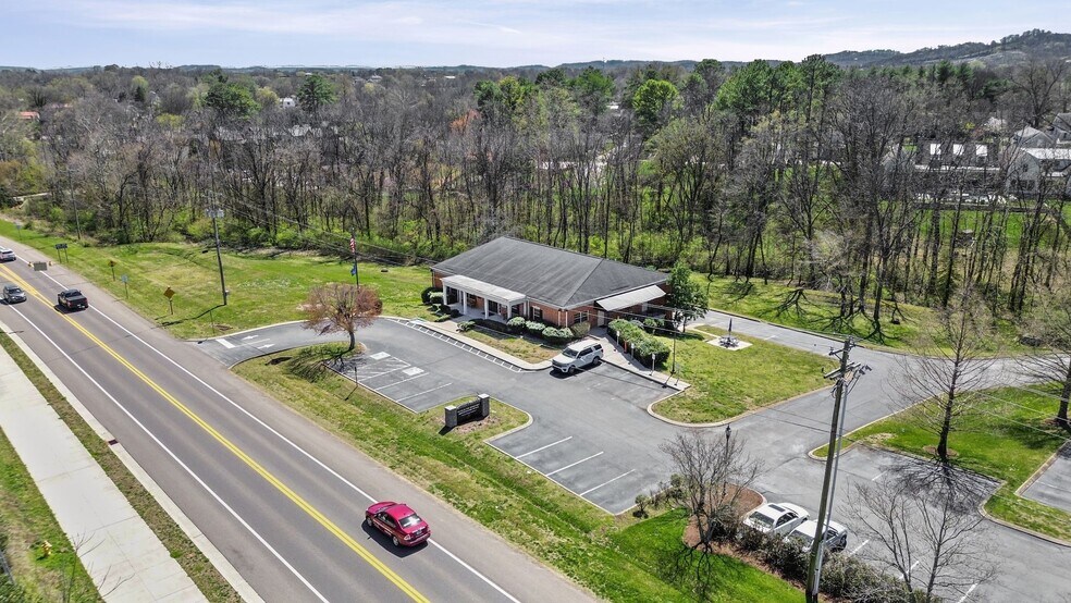 More Photos Of 507 New Highway 96 W, Franklin Medical For Sale