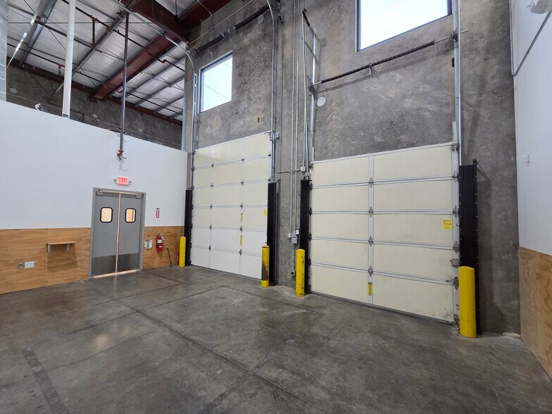 More Photos Of 2019-2025 Vista Ave SE, Salem Warehouse For Lease