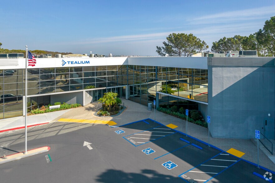 Primary Photo Of 11095 Torreyana Rd, San Diego Research And Development For Lease