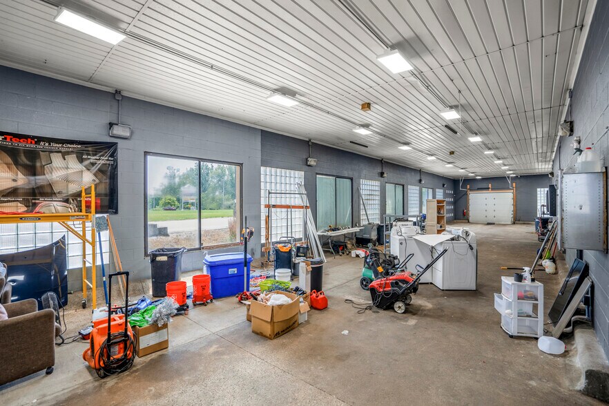 More Photos Of 7300 Lewis Ave, Temperance Carwash For Sale