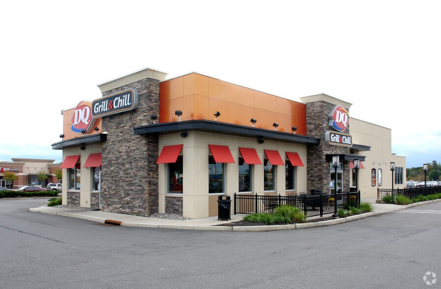 More Photos Of 130 Marketplace Blvd, Hamilton Unknown For Lease