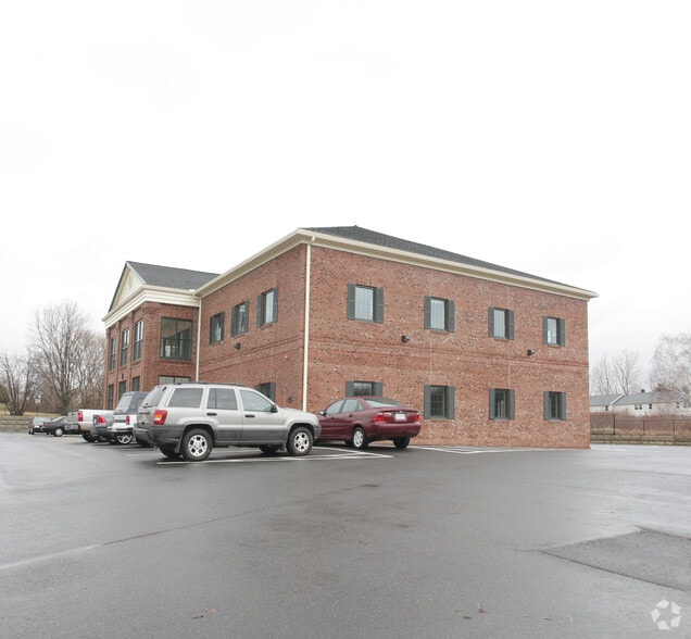 More Photos Of 131 N Main St, Belchertown Medical For Lease