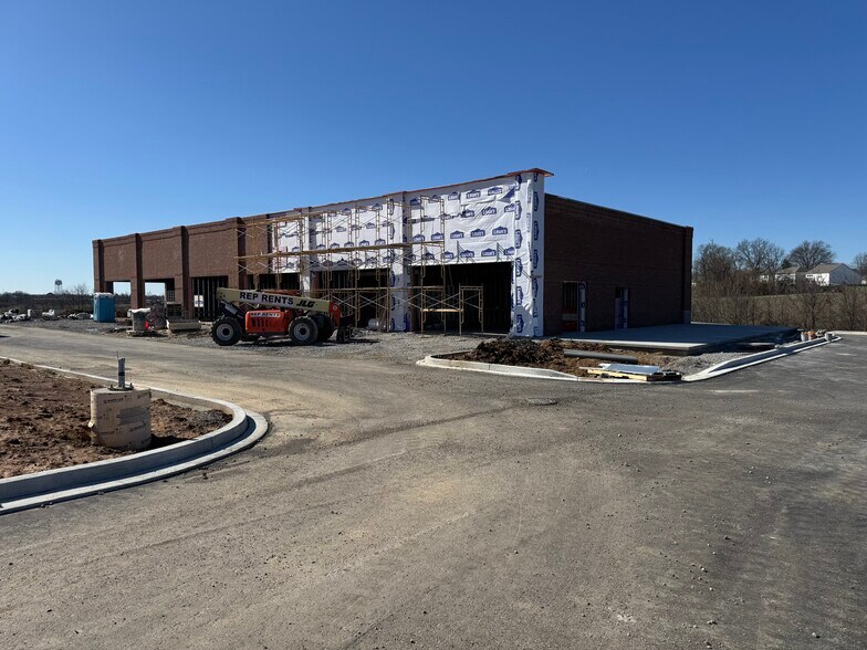 More Photos Of 420 Watson Way, Shelbyville Restaurant For Lease