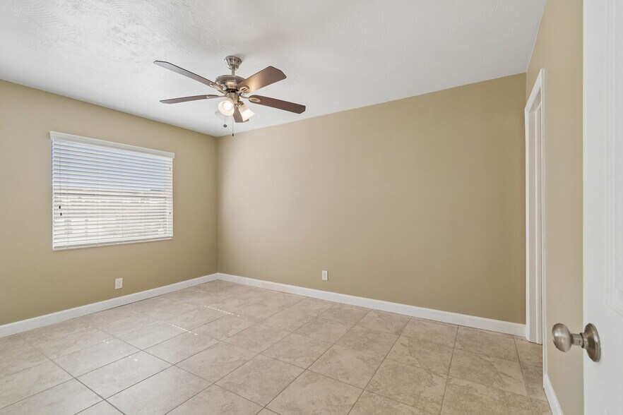 More Photos Of 2307 Bay Blvd, Indian Rocks Beach Apartments For Sale