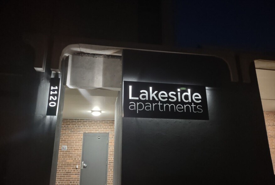 More Photos Of 1120 E Parkway Ave, Oshkosh Multifamily For Sale