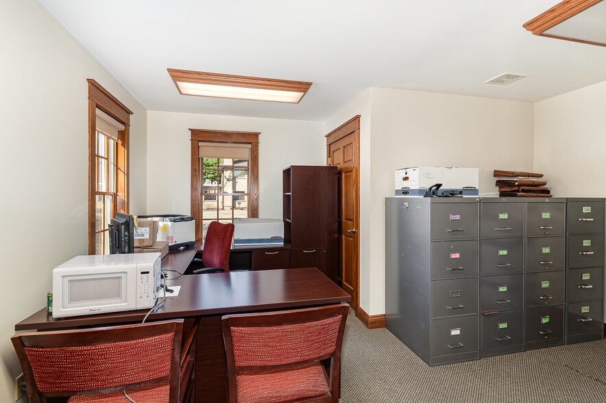 More Photos Of 820 N Michigan Ave, Saginaw Office For Sale