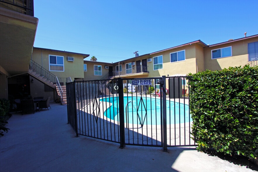 More Photos Of 6635 Wilkinson Ave, North Hollywood Apartments For Sale