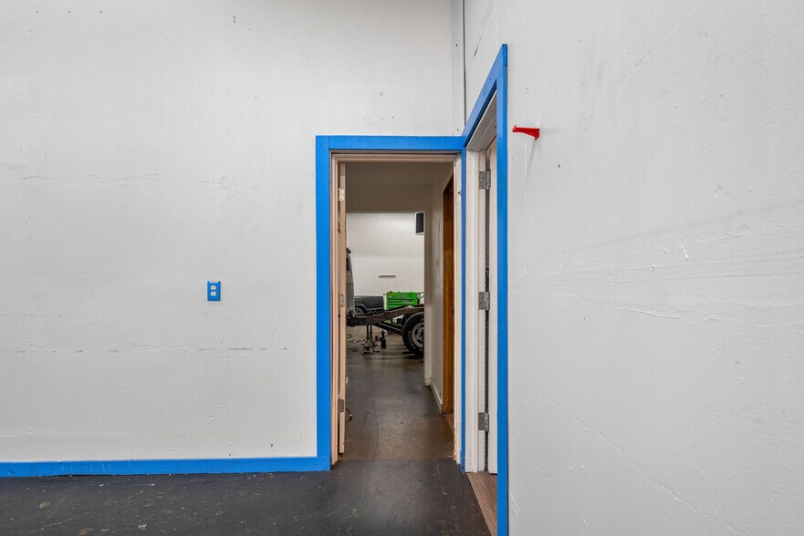 More Photos Of 1033 Avenue D, Snohomish Storefront For Lease