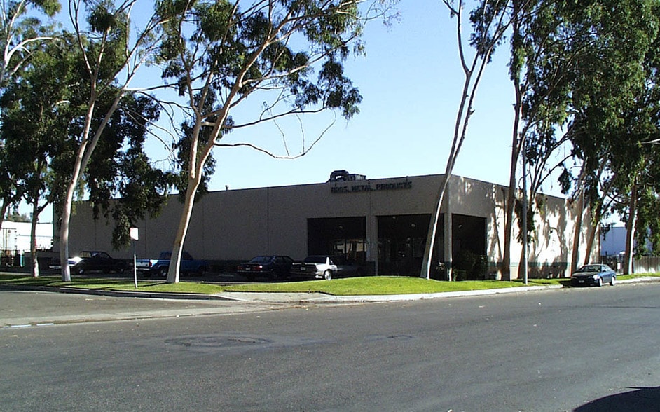 More Photos Of 1270 N Grove St, Anaheim Warehouse For Lease