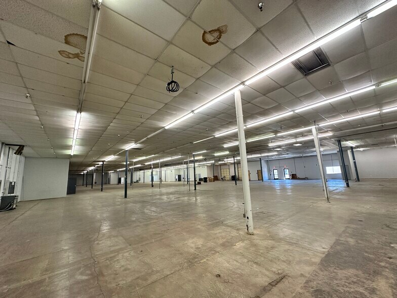 More Photos Of 1001 NE Loop 820, Fort Worth Distribution For Lease
