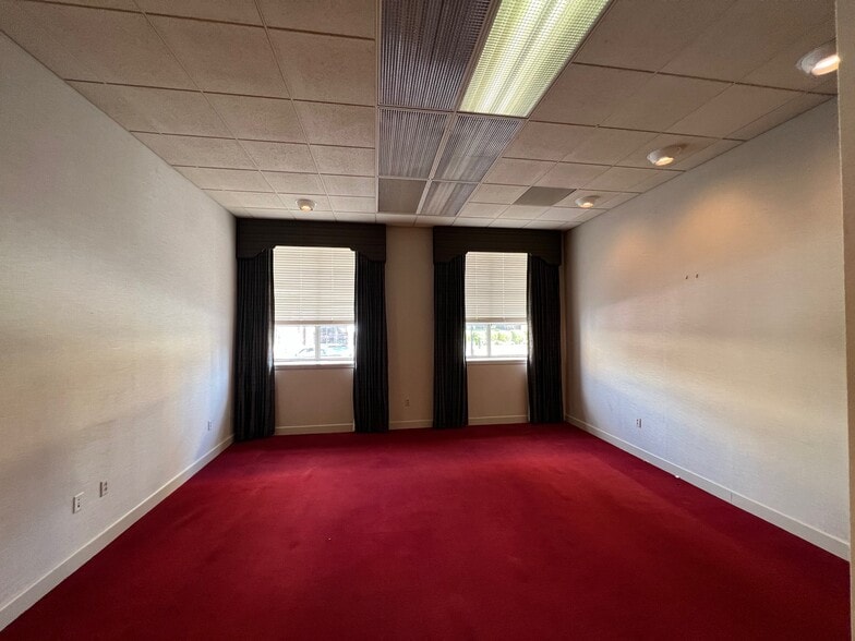 More Photos Of 39 2nd St NW, Hickory Office For Sale