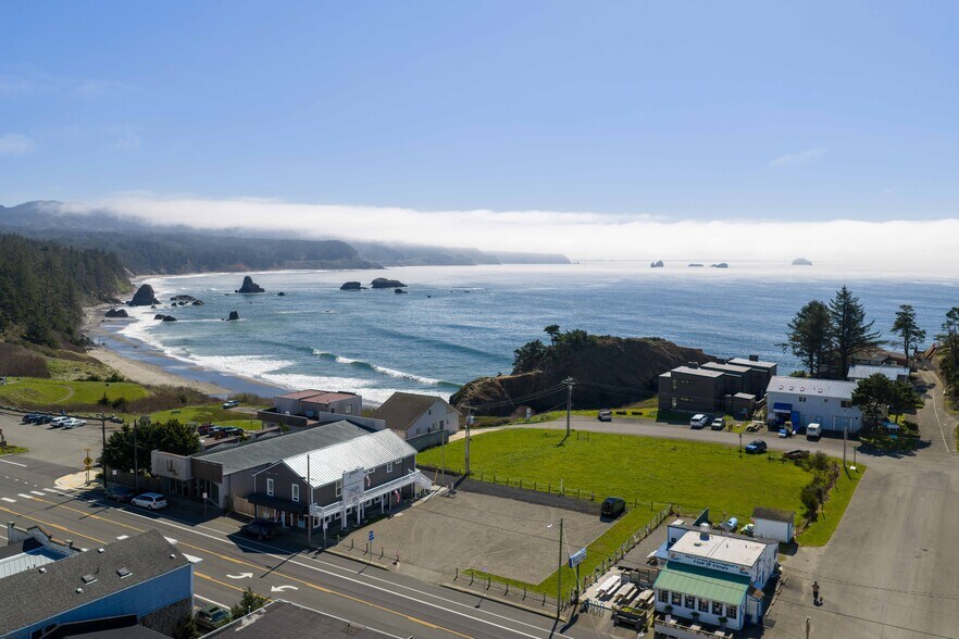 More Photos Of 267 W Sixth St, Port Orford Storefront Retail Residential For Sale