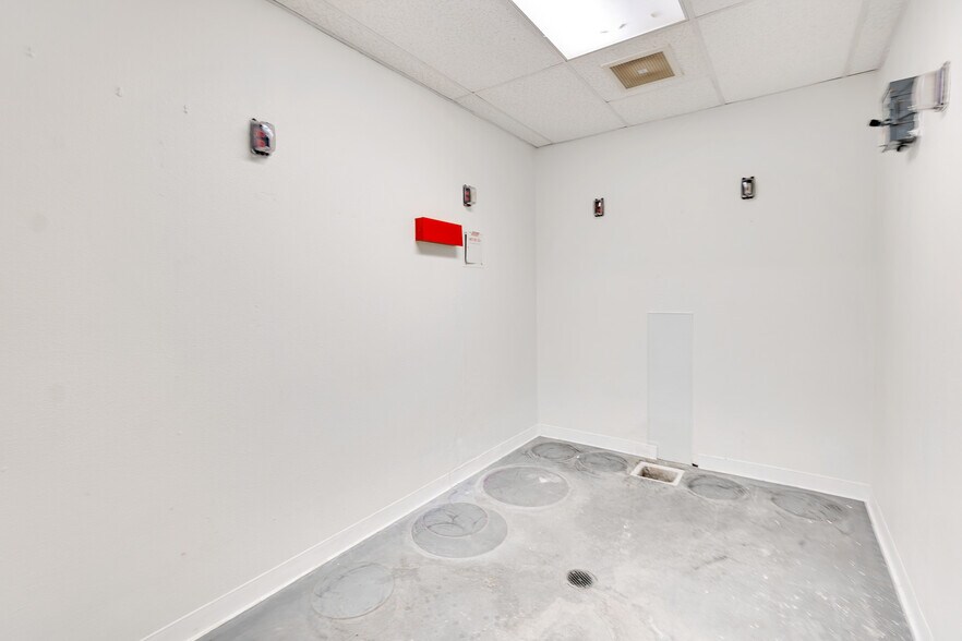 More Photos Of 222 I St, Los Banos Office For Lease