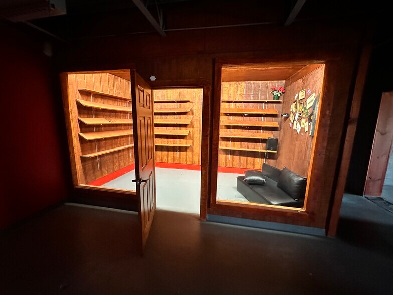 More Photos Of 2493 Broad Ave, Memphis Warehouse For Sale