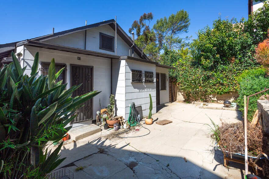 More Photos Of 534 Casanova St, Los Angeles Apartments For Sale