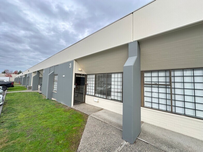 More Photos Of 11171 Horseshoe Way, Richmond Light Manufacturing For Sale