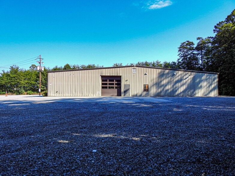 More Photos Of 375 Rockwood Rd, Arden Warehouse For Sale