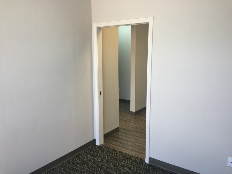 More Photos Of 2801-2831 W Parker Rd, Plano Medical For Lease