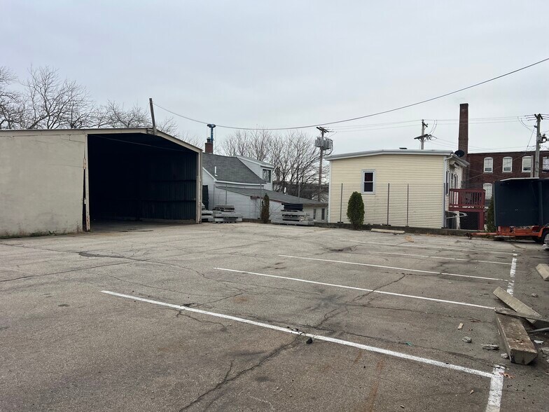 More Photos Of 251 Clay St, Manchester Warehouse For Lease