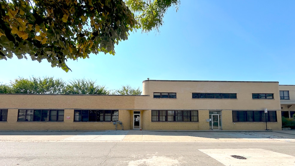 Primary Photo Of 3450 N Kostner Ave, Chicago Manufacturing For Lease