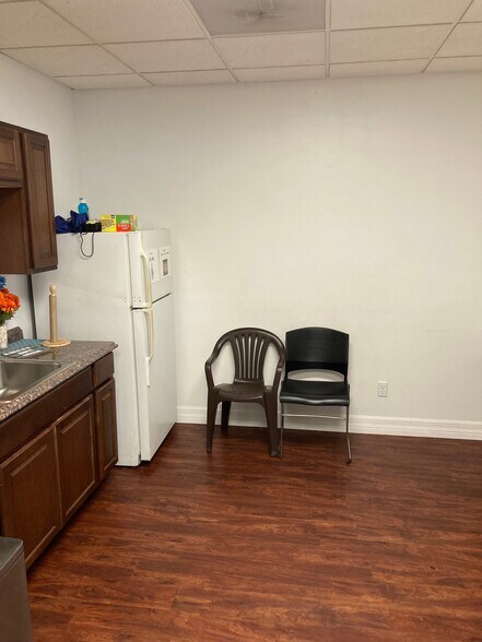 More Photos Of 21422 Carson Dr, Land O' Lakes Warehouse For Sale