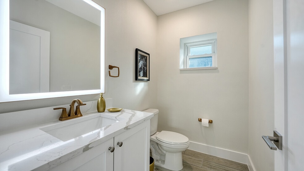 More Photos Of 1901 & 1905 Morrill St, Sarasota Apartments For Sale