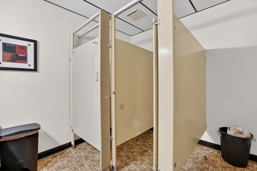 More Photos Of 819 Central Ave, Great Falls Office For Sale