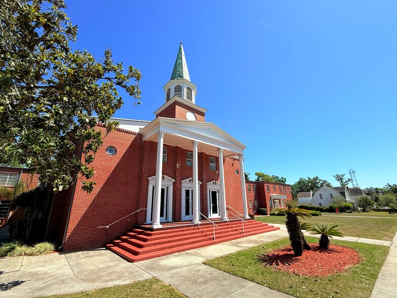 More Photos Of 37511 Church Ave, Dade City Religious Facility For Sale
