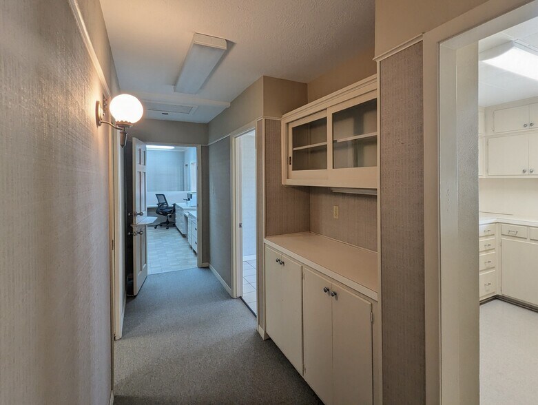 More Photos Of 3635 Eastex Fwy, Beaumont Office For Sale