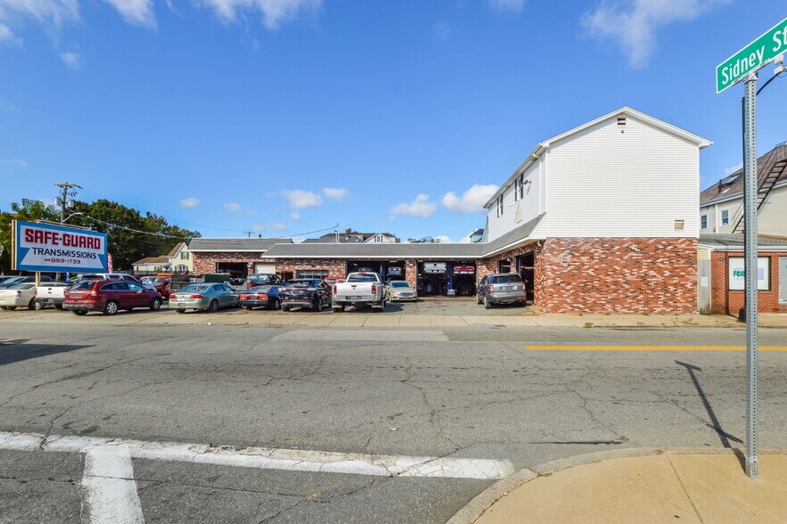 More Photos Of 347 Dartmouth St, New Bedford Auto Repair For Sale