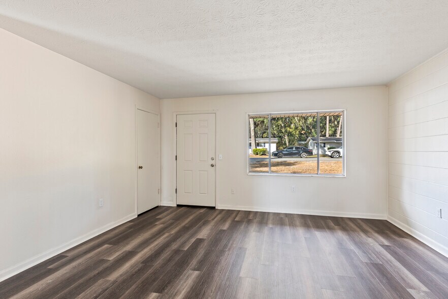 More Photos Of 283 SW Davaca Gln, Lake City Multifamily For Sale