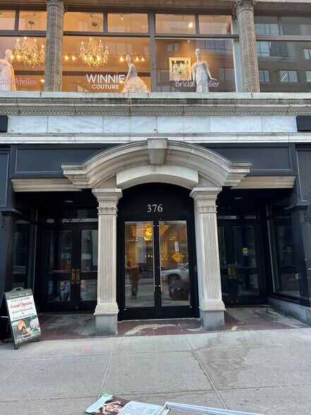 More Photos Of 376 Boylston St, Boston Storefront Retail Office For Lease