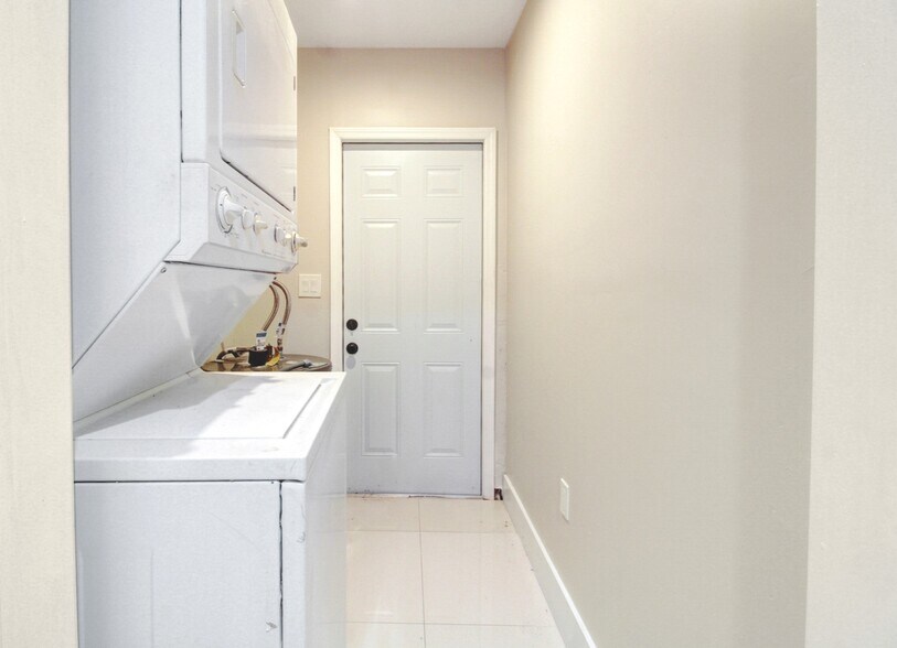 More Photos Of 1519-1521 NW 8th Ave, Fort Lauderdale Apartments For Sale