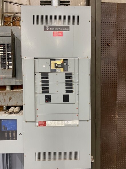 More Photos Of 407 S Eason Blvd, Tupelo Warehouse For Sale