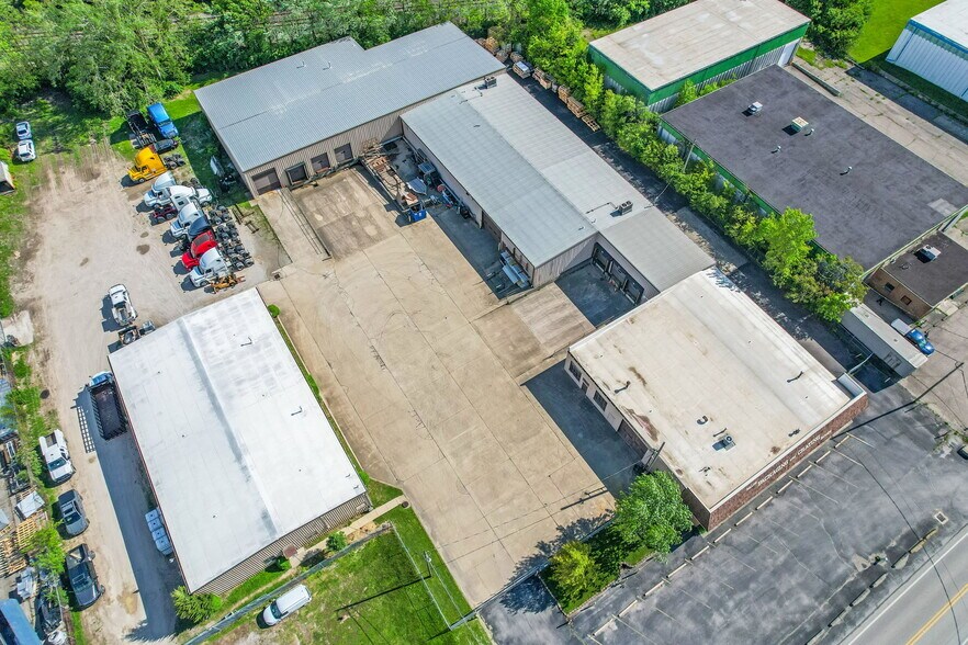 More Photos Of 2591 Harrison Rd, Columbus Warehouse For Sale
