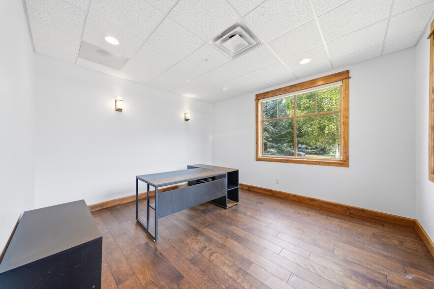 More Photos Of 1940 W Dickerson St, Bozeman Office For Lease