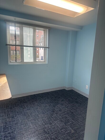 More Photos Of 4625 5th Ave, Pittsburgh Apartments For Lease