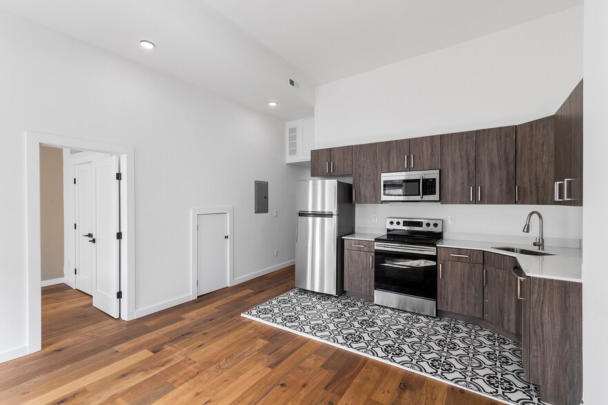 More Photos Of 1935 Spruce St, Philadelphia Apartments For Sale