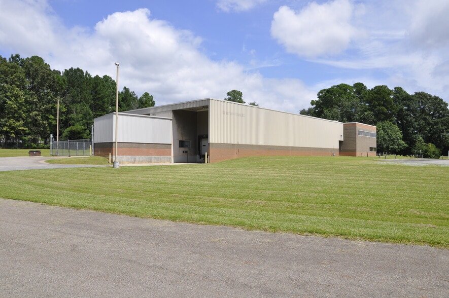 More Photos Of 5825 Clyde Rhyne Dr, Sanford Warehouse For Lease