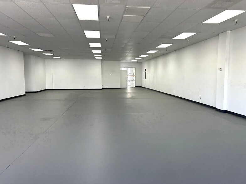 More Photos Of 1107 E Bell Rd, Phoenix Unknown For Sale