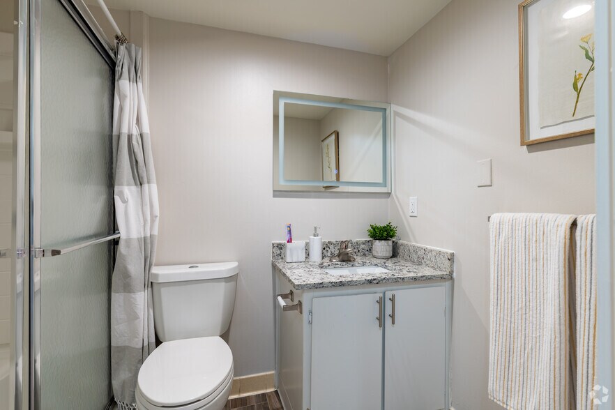 More Photos Of 28301 Franklin Rd, Southfield Multifamily For Sale