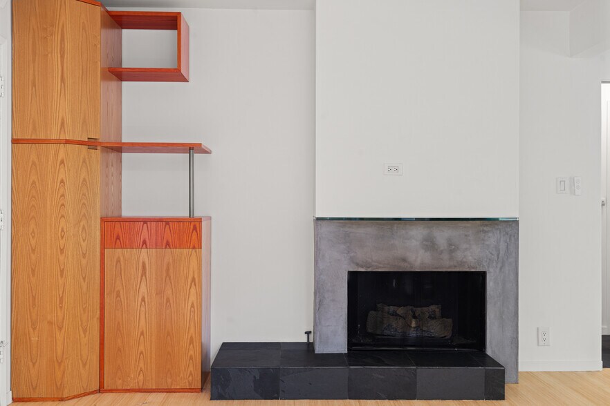 More Photos Of 631 Pier Ave, Santa Monica Apartments For Sale