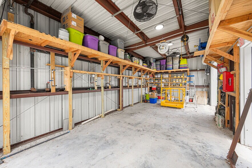 More Photos Of 15002 Bj Dusek Rd, Wallis Flex For Sale