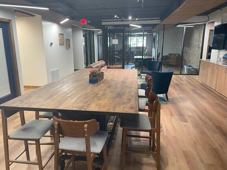 More Photos Of 343 N Bay St, Eustis Coworking Space