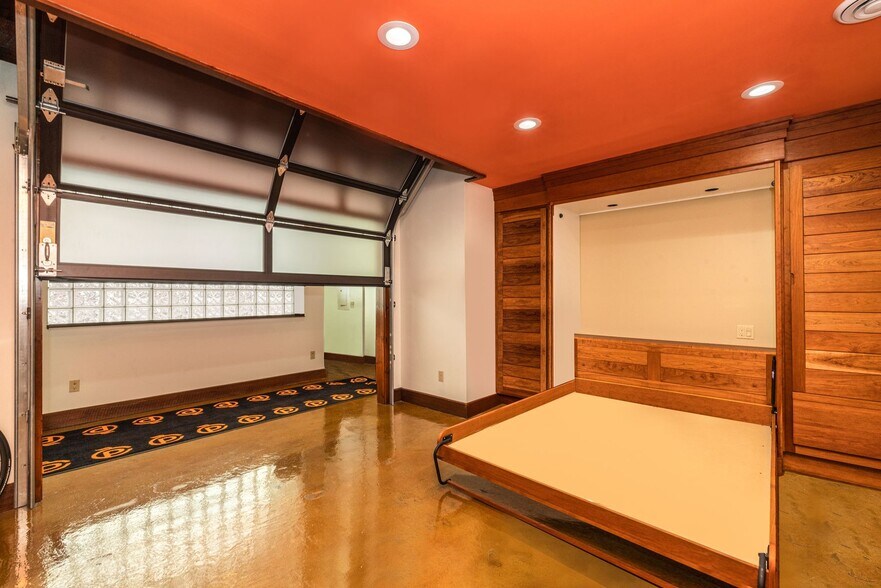 More Photos Of 1331 N Martin Luther King Dr, Milwaukee Storefront Retail Residential For Sale