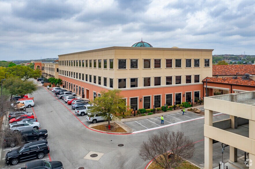 More Photos Of 1826 N Loop 1604 W, San Antonio Office For Lease