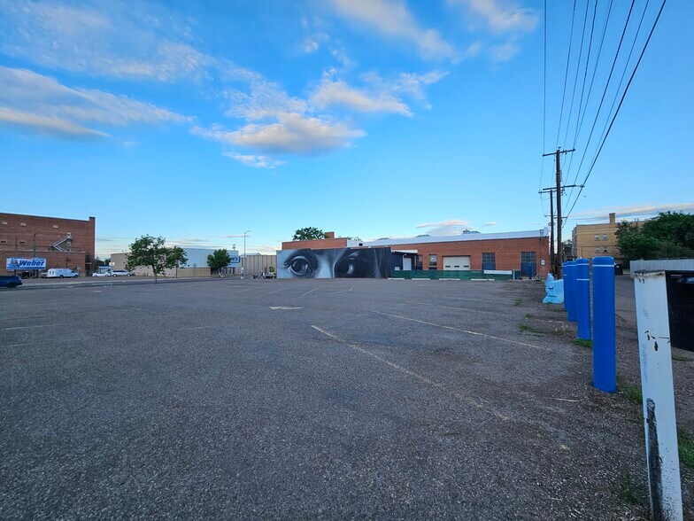 More Photos Of 815 N 1st Ave, Great Falls Auto Dealership For Lease