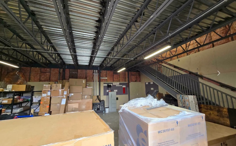 More Photos Of 1919 E Rio Grande Ave, El Paso Office For Sale